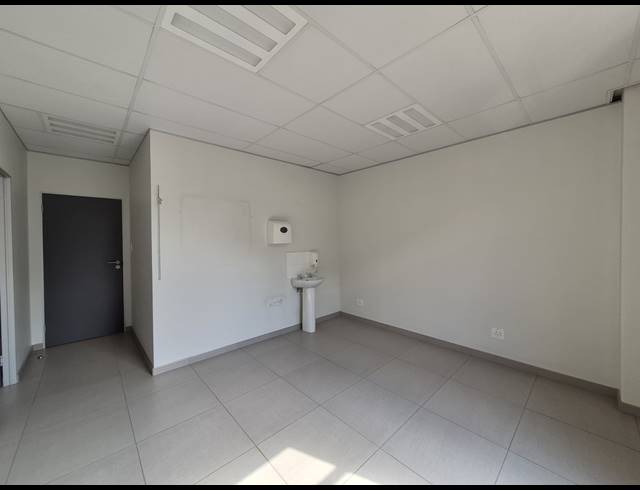 215M² OFFICE TO LET IN ROSEBANK